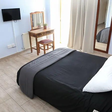 Antonis G. Apart-hotel