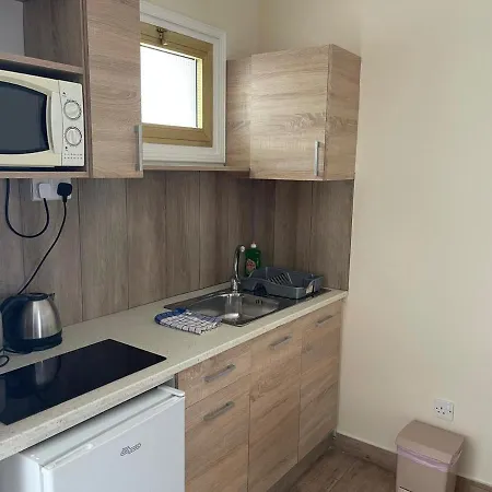 Hotel apartamentowy Antonis G. 2*