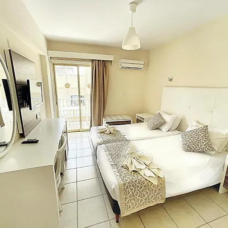 Hotel apartamentowy Antonis G. 2*