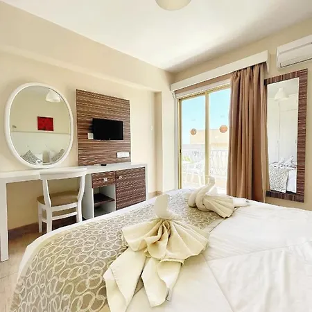 Antonis G. Apartmanhotel 3*