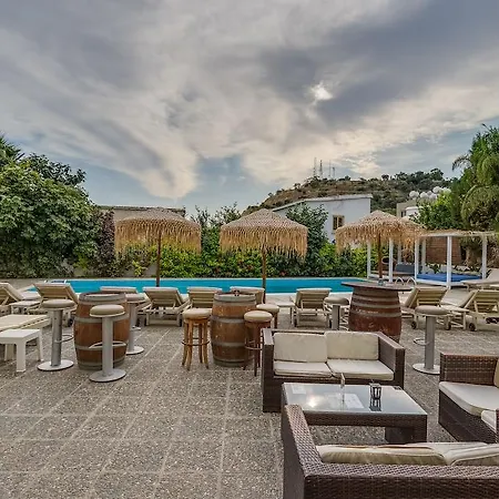 Antonis G. 3* Voróklini