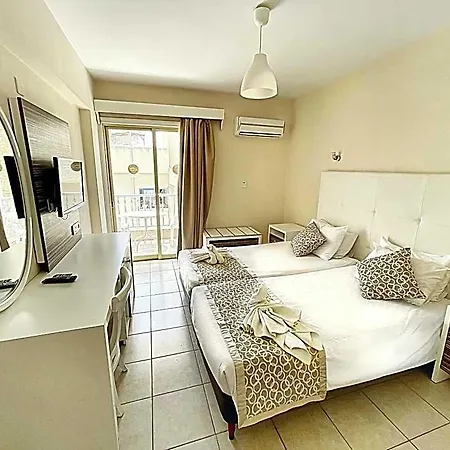 Antonis G. Aparthotel 3*