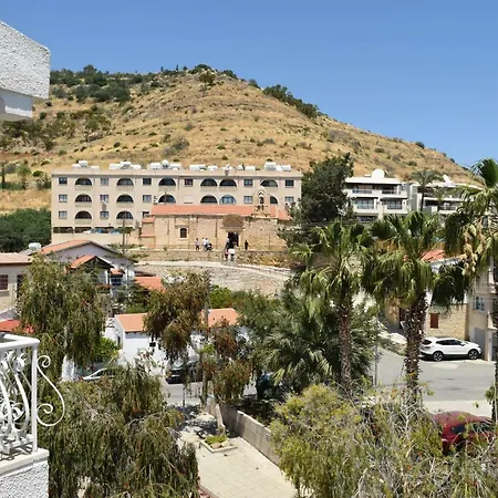 Lägenhetshotell Antonis G. Voroklini