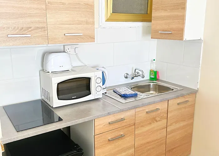 Antonis G. Aparthotel 3*