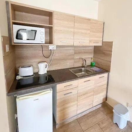 Antonis G. Aparthotel Oroklini
